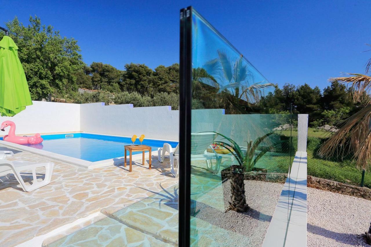 Apartment And Pool Nika Bibinje Exterior foto